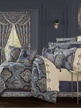 J. Queen New York Middlebury 4-Piece Comforter Set NEW